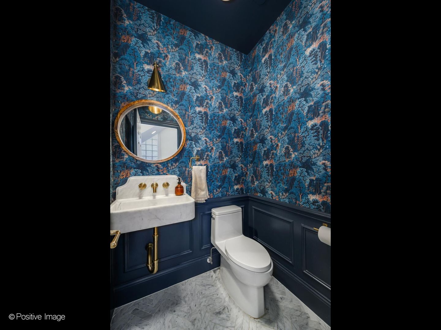 2227 W Medill Avenue Property Photo 19