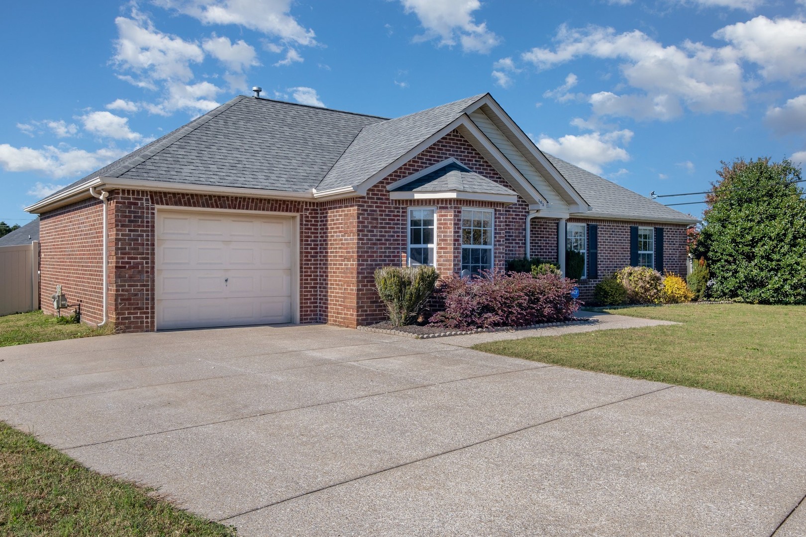 105 Blythe Court Property Photo 5