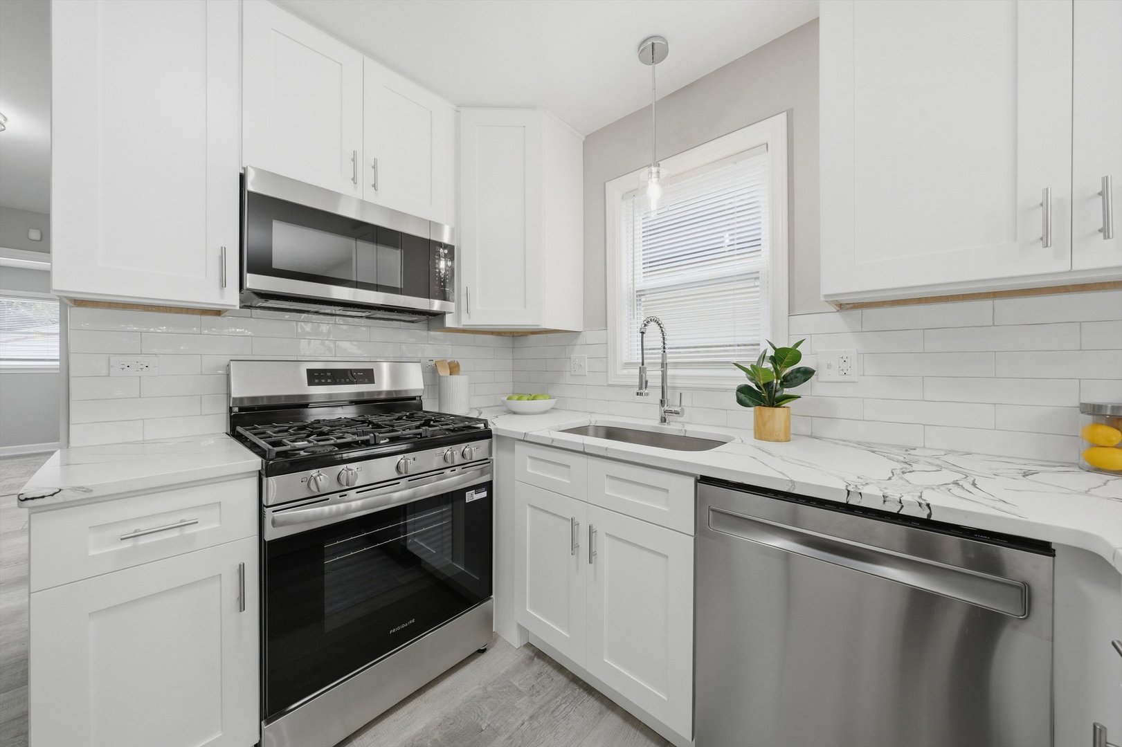 8231 S Wentworth Avenue Property Photo 12