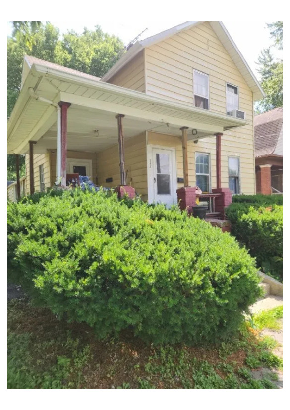 853 N Cedar Street Property Photo 1