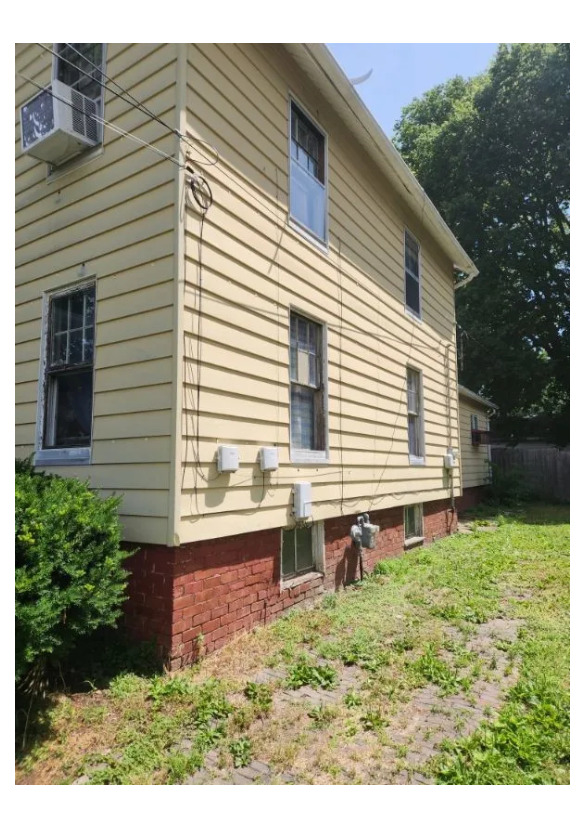 853 N Cedar Street Property Photo 2