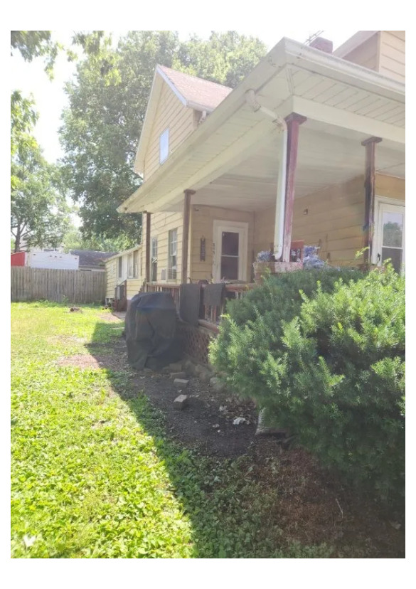 853 N Cedar Street Property Photo 3