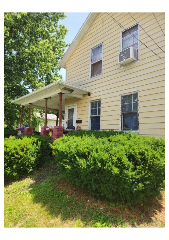 853 N Cedar Street Property Photo 4
