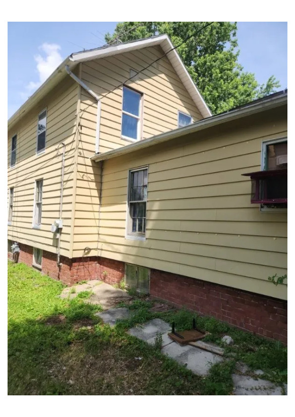 853 N Cedar Street Property Photo 7