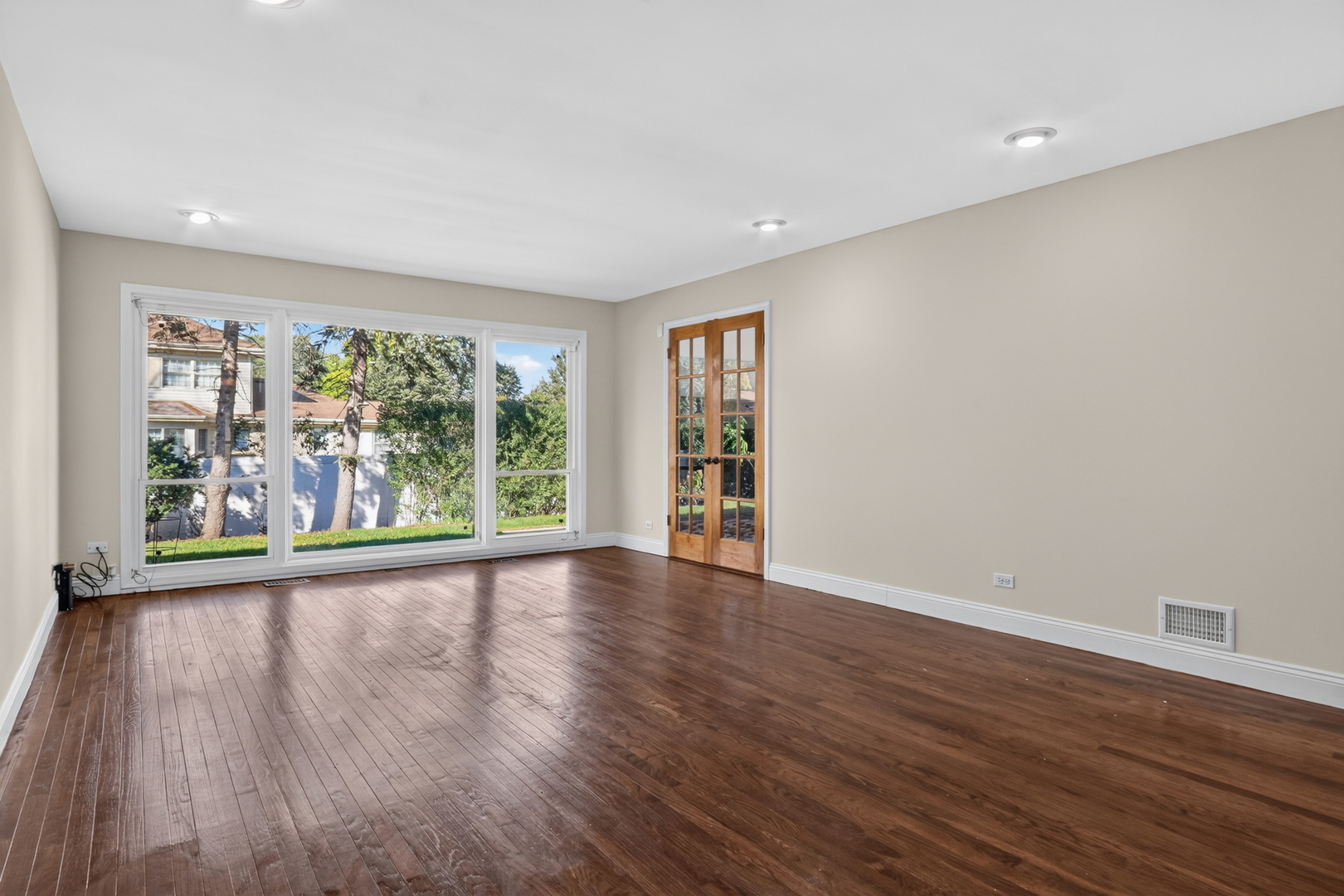 3050 Kayjay Drive Property Photo 17