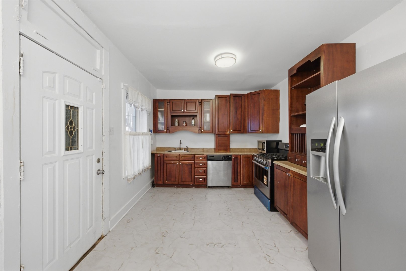 5432 W Potomac Avenue Property Photo 6