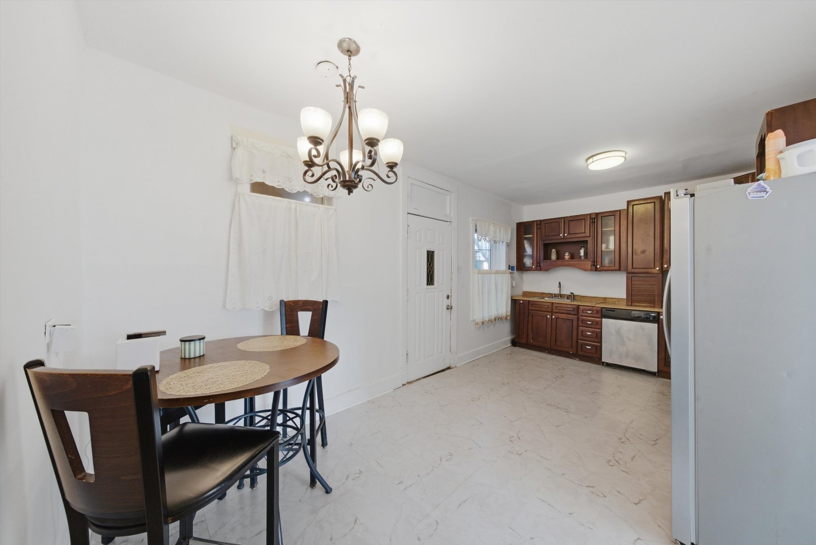 5432 W Potomac Avenue Property Photo 8