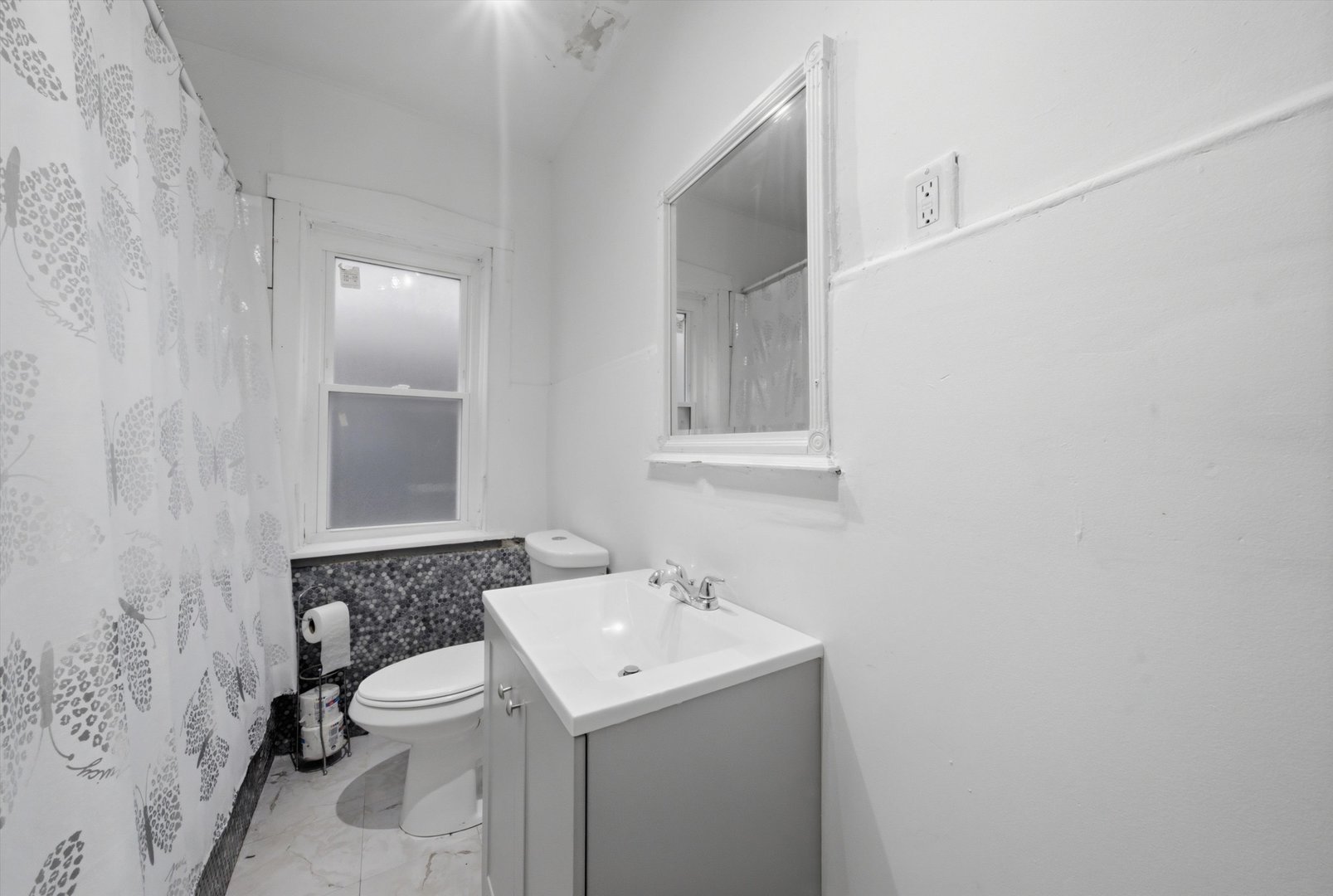 5432 W Potomac Avenue Property Photo 9