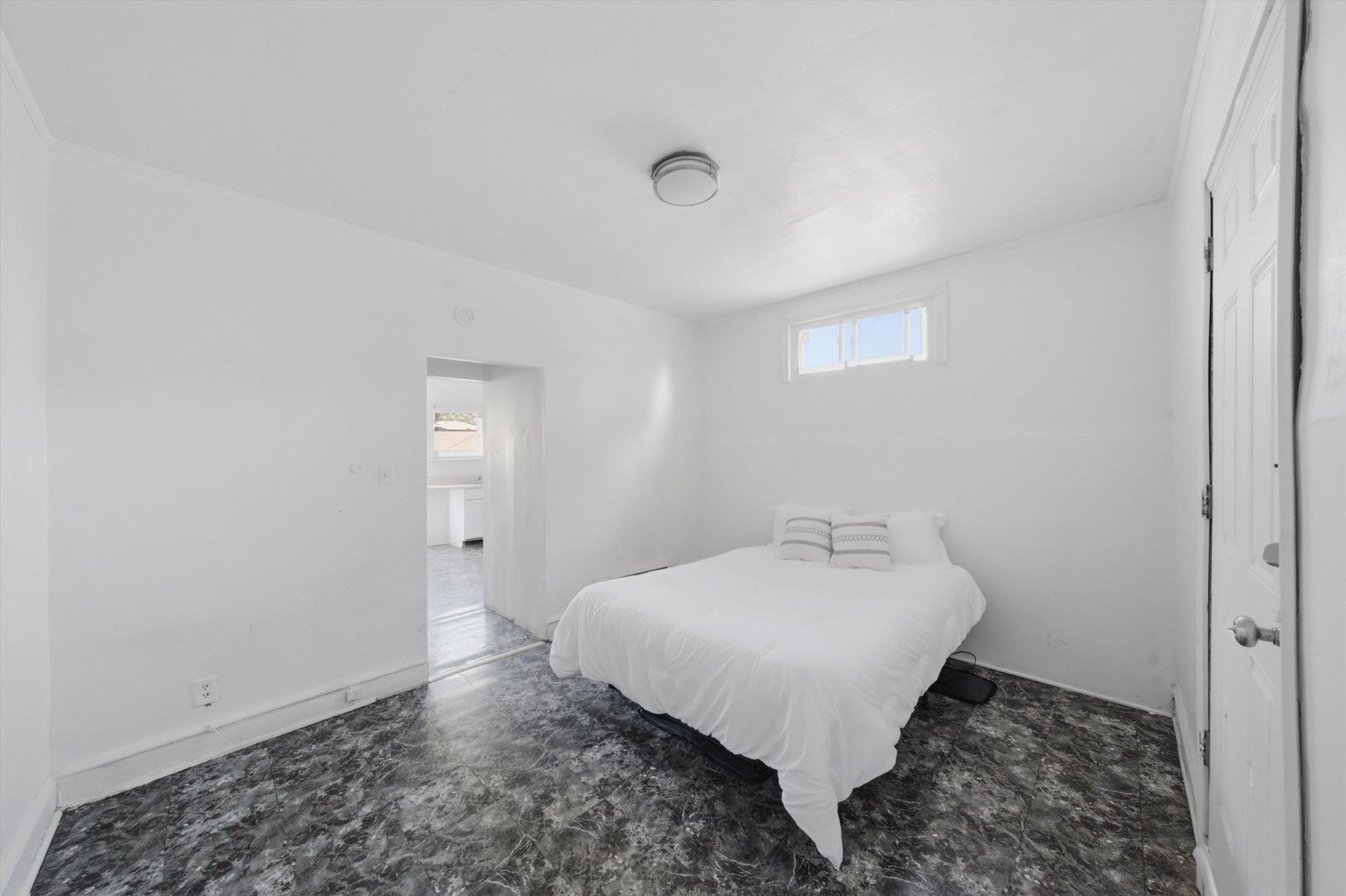 5432 W Potomac Avenue Property Photo 16