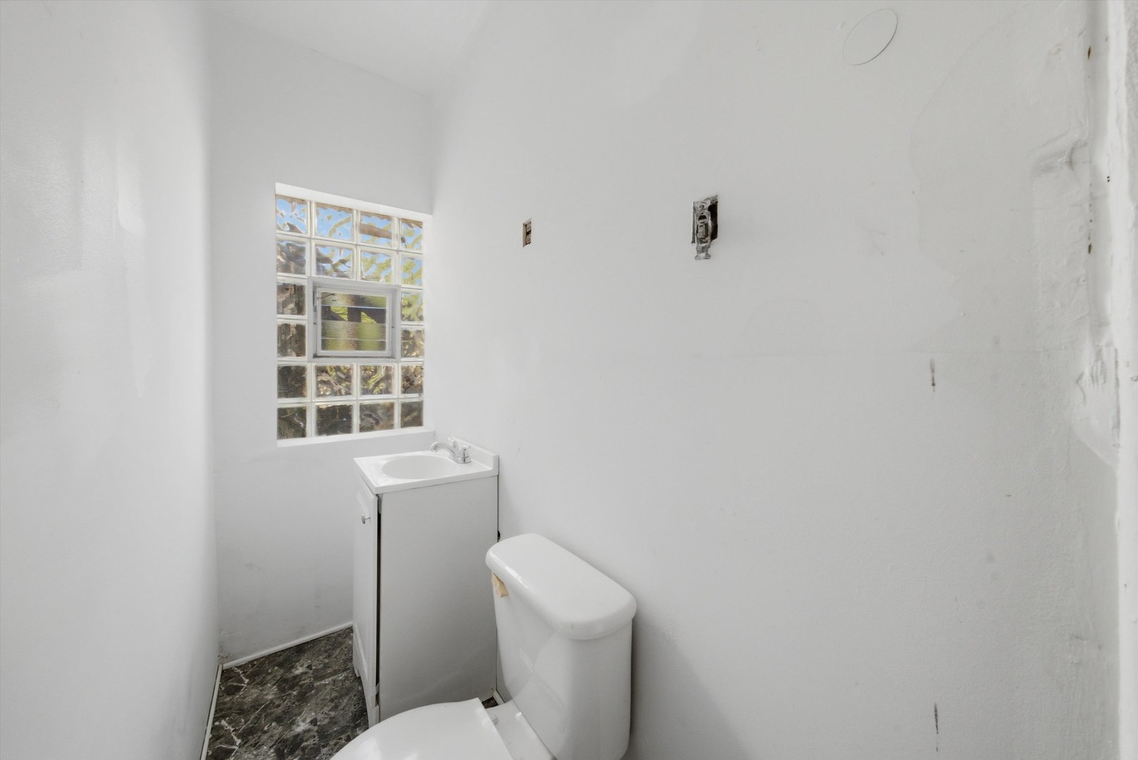 5432 W Potomac Avenue Property Photo 17