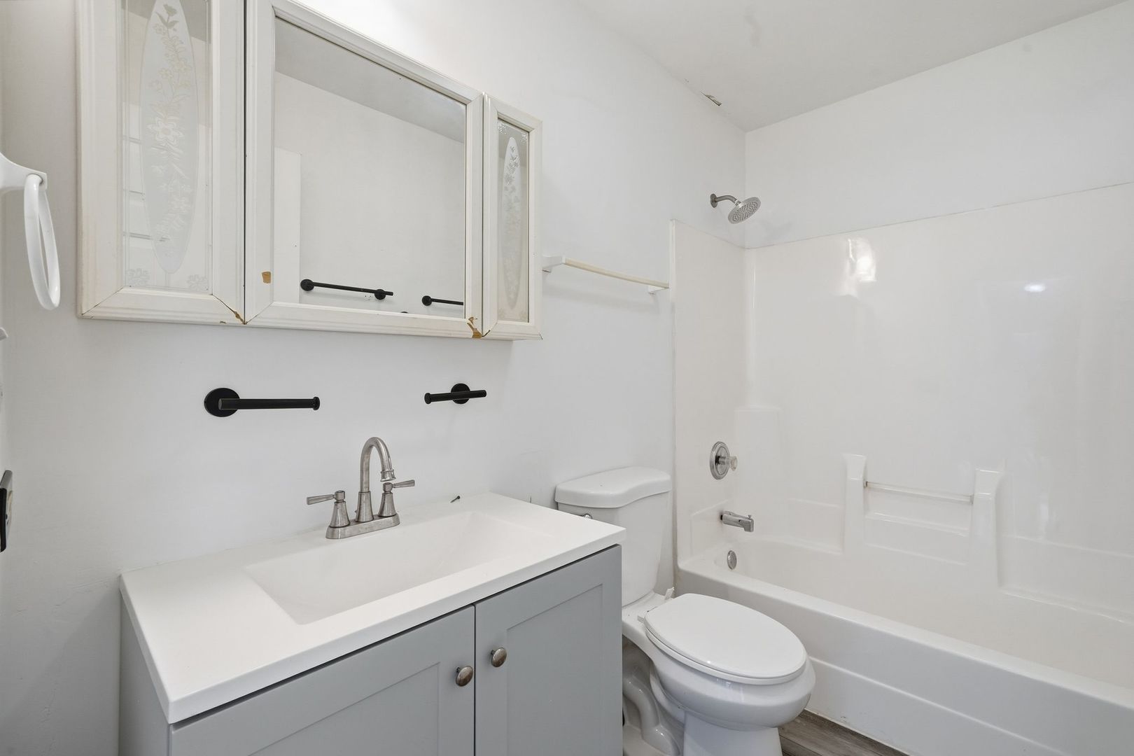 657 S Mcalister Avenue Property Photo 10