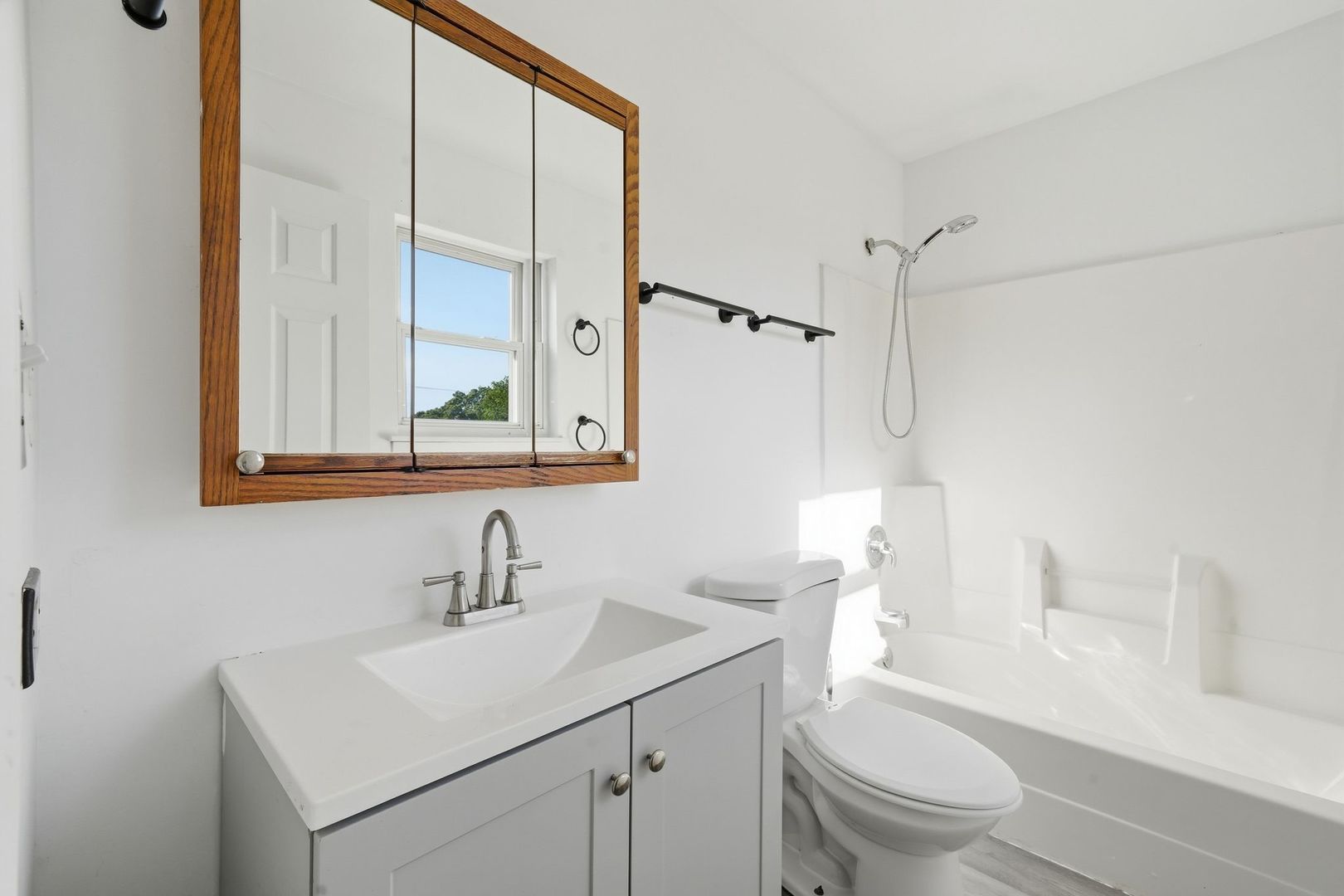 657 S Mcalister Avenue Property Photo 11