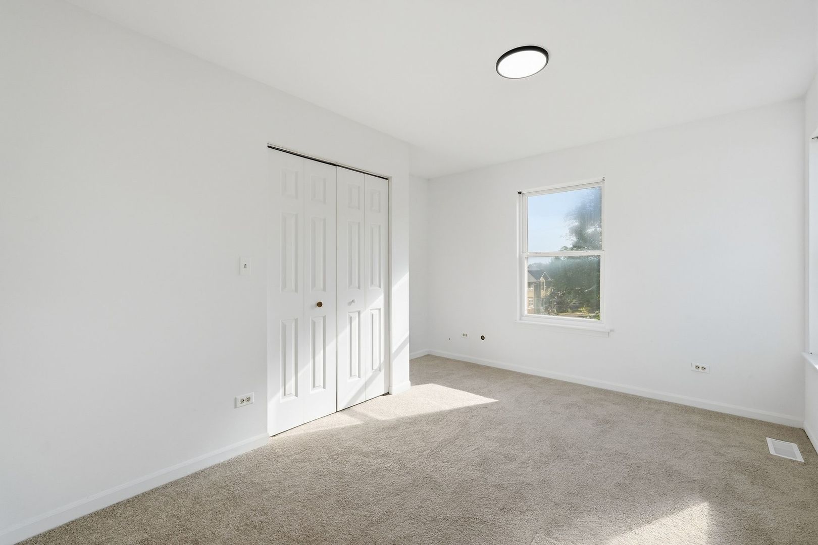 657 S Mcalister Avenue Property Photo 14