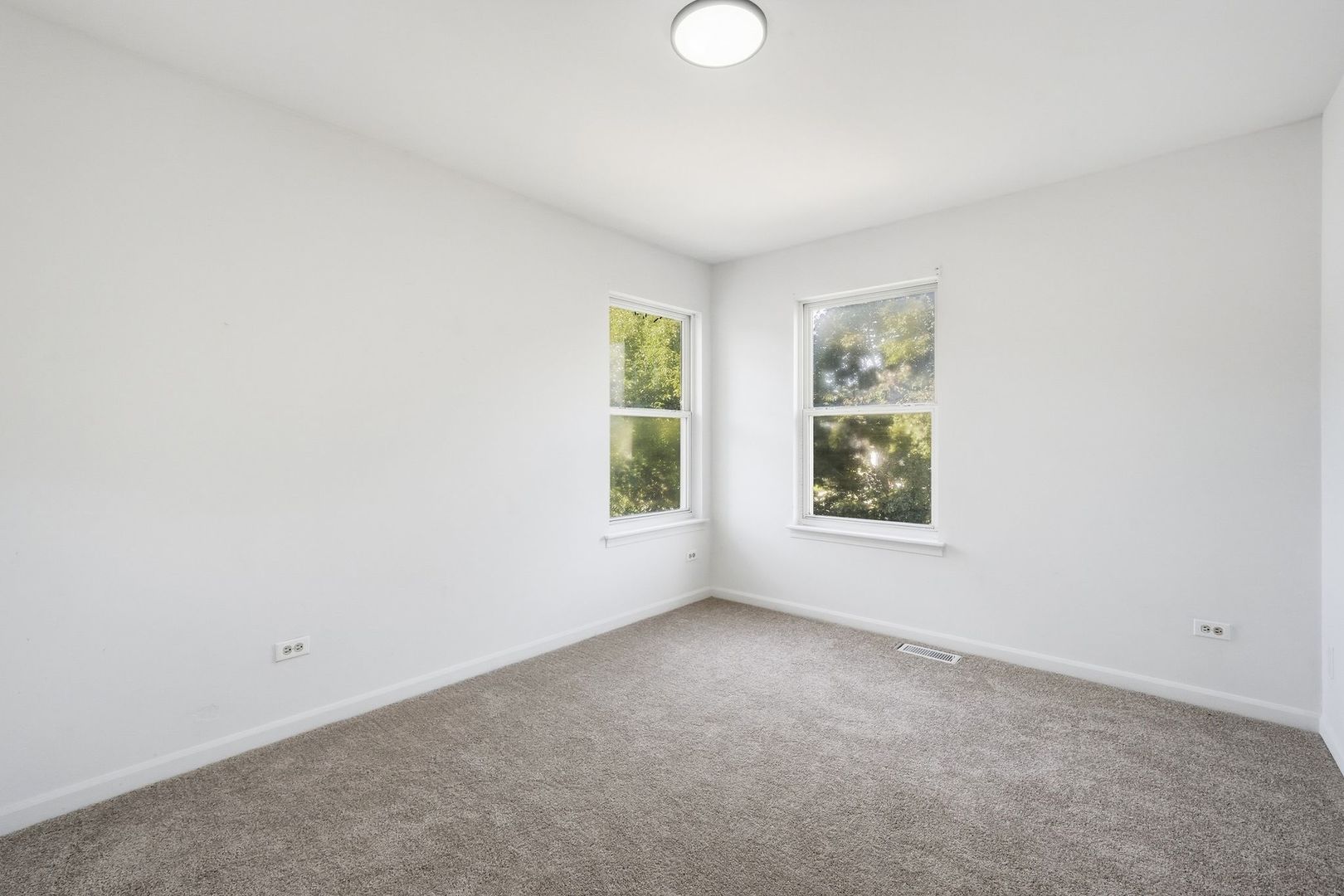 657 S Mcalister Avenue Property Photo 16