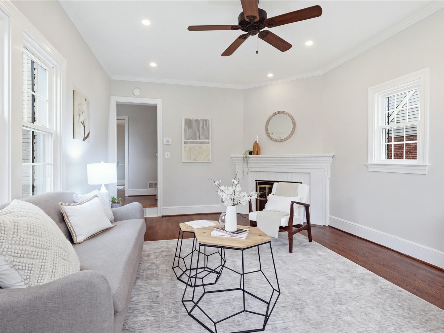 200 Pine Street Property Photo 4