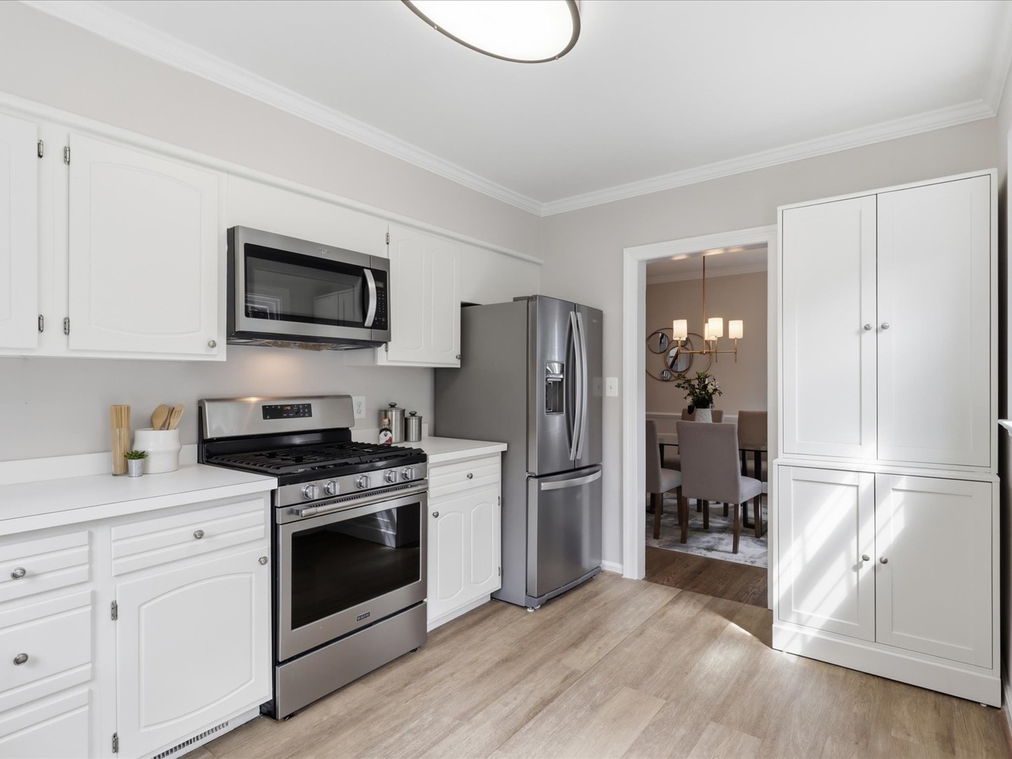 200 Pine Street Property Photo 6