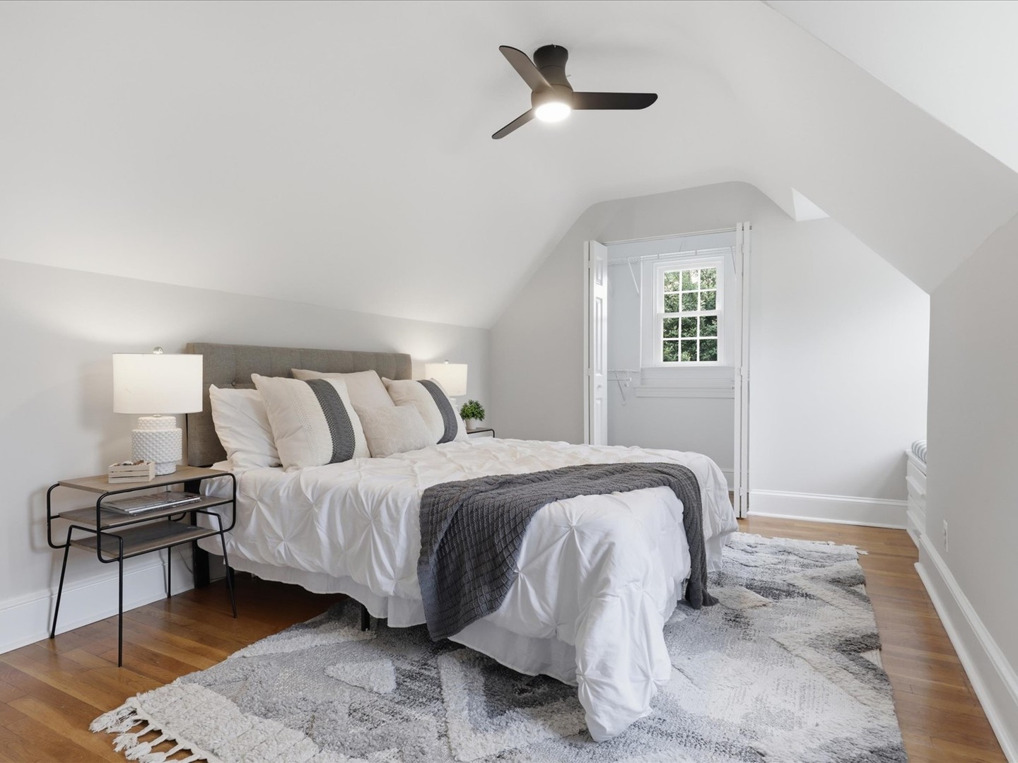 200 Pine Street Property Photo 11