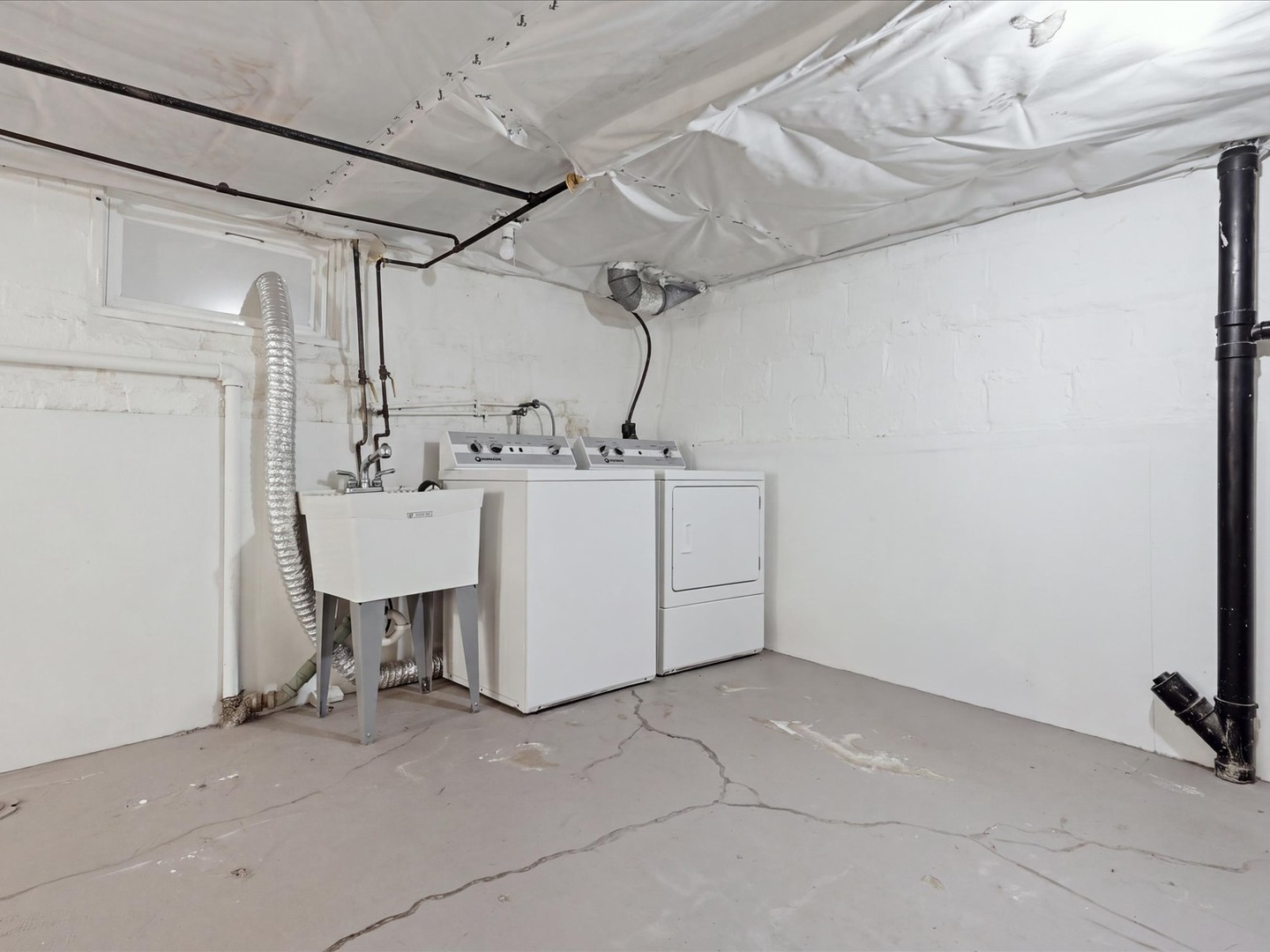 200 Pine Street Property Photo 22