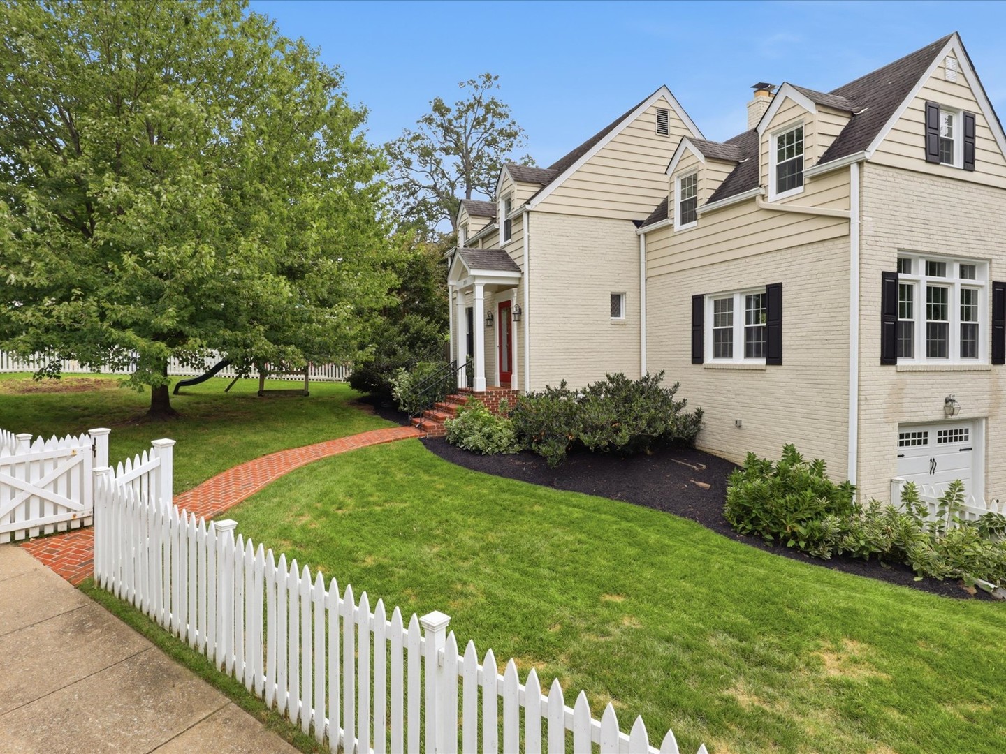 200 Pine Street Property Photo 28