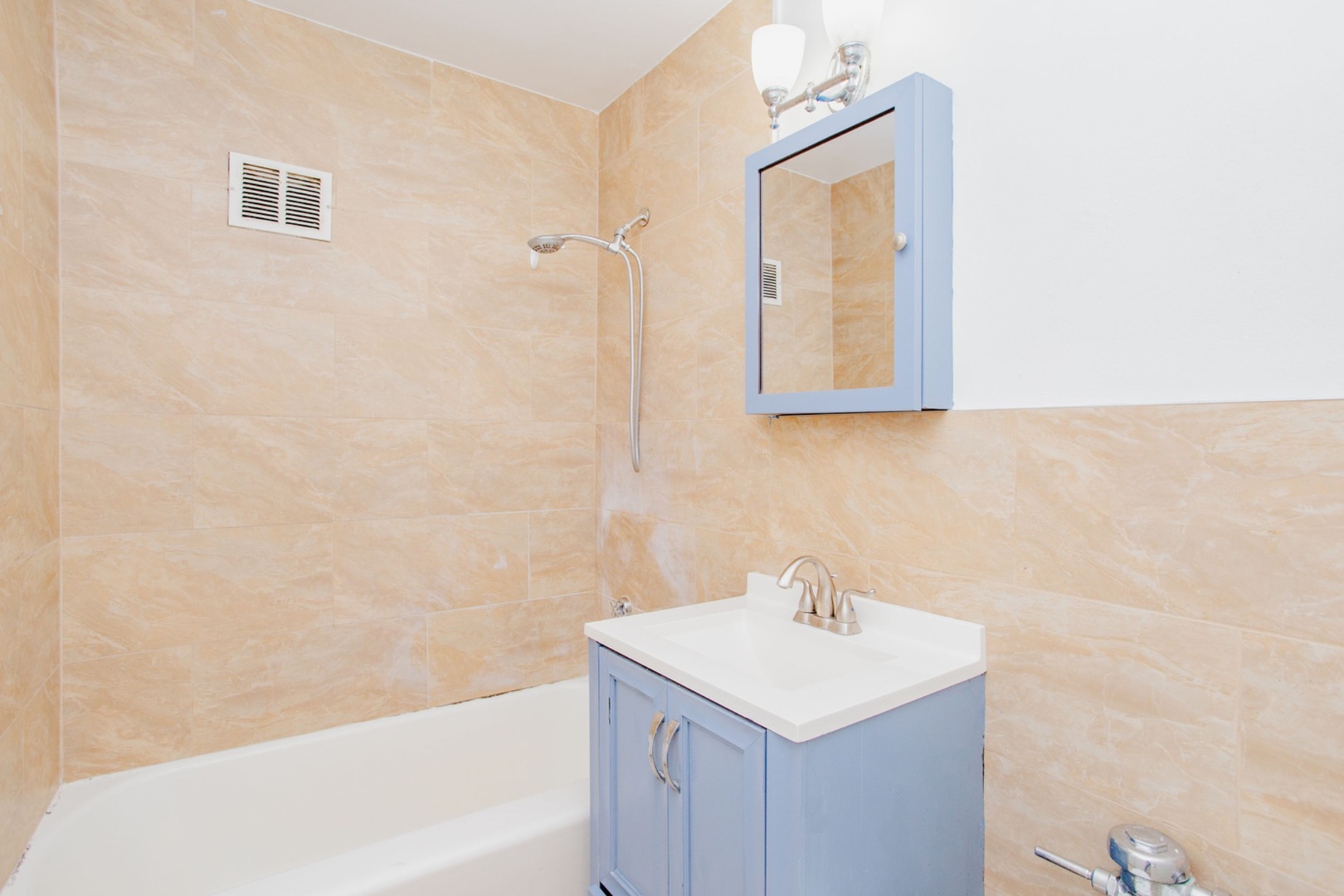 4980 N Marine Drive A1431 Property Photo 6