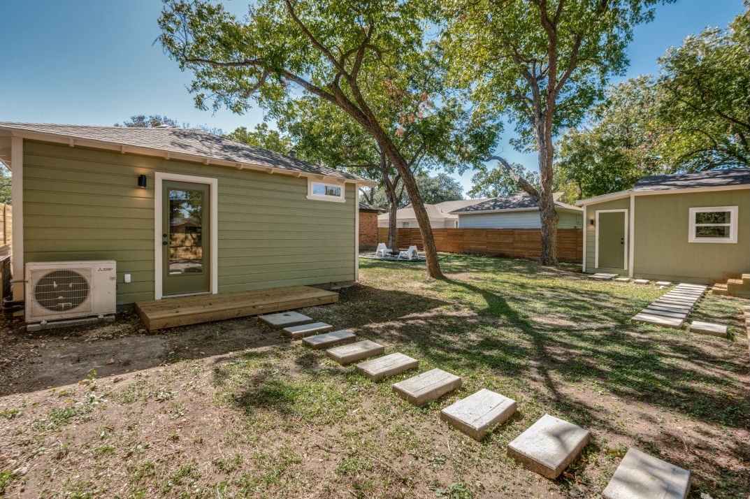 2433 Southwood Drive Property Photo 29