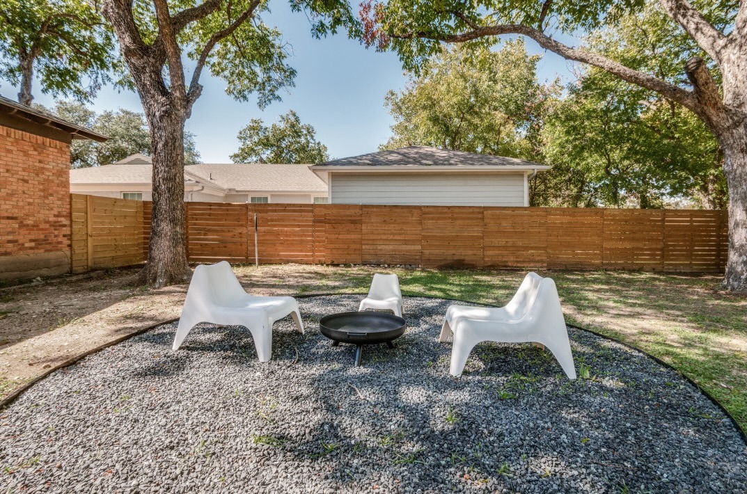 2433 Southwood Drive Property Photo 40
