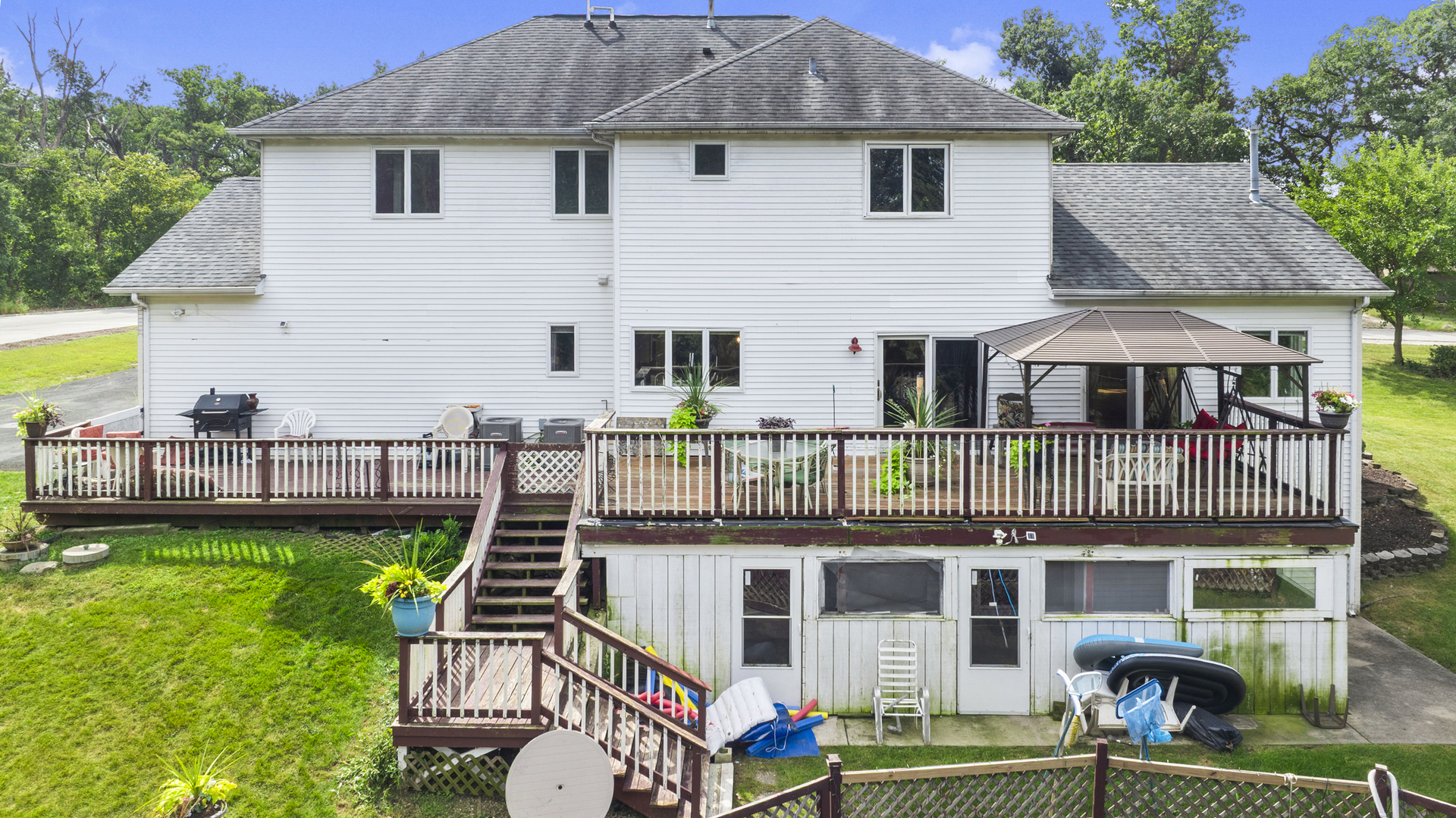 21176 Lisa Lane Property Photo 9