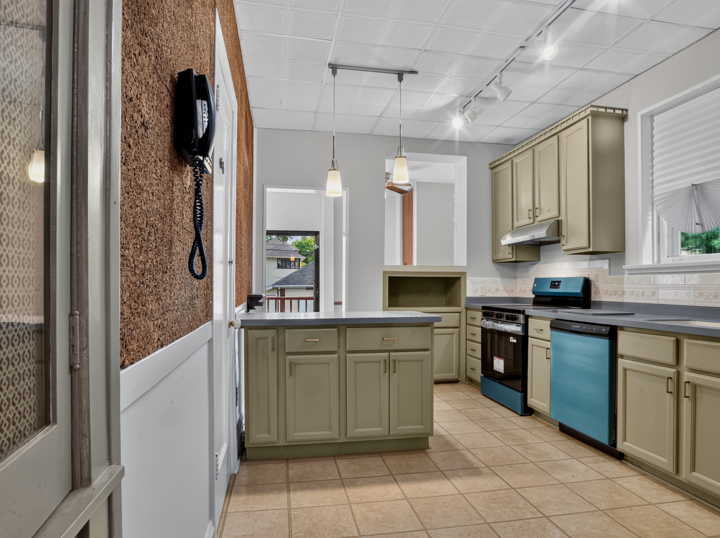 626 N Taylor Avenue Property Photo 12
