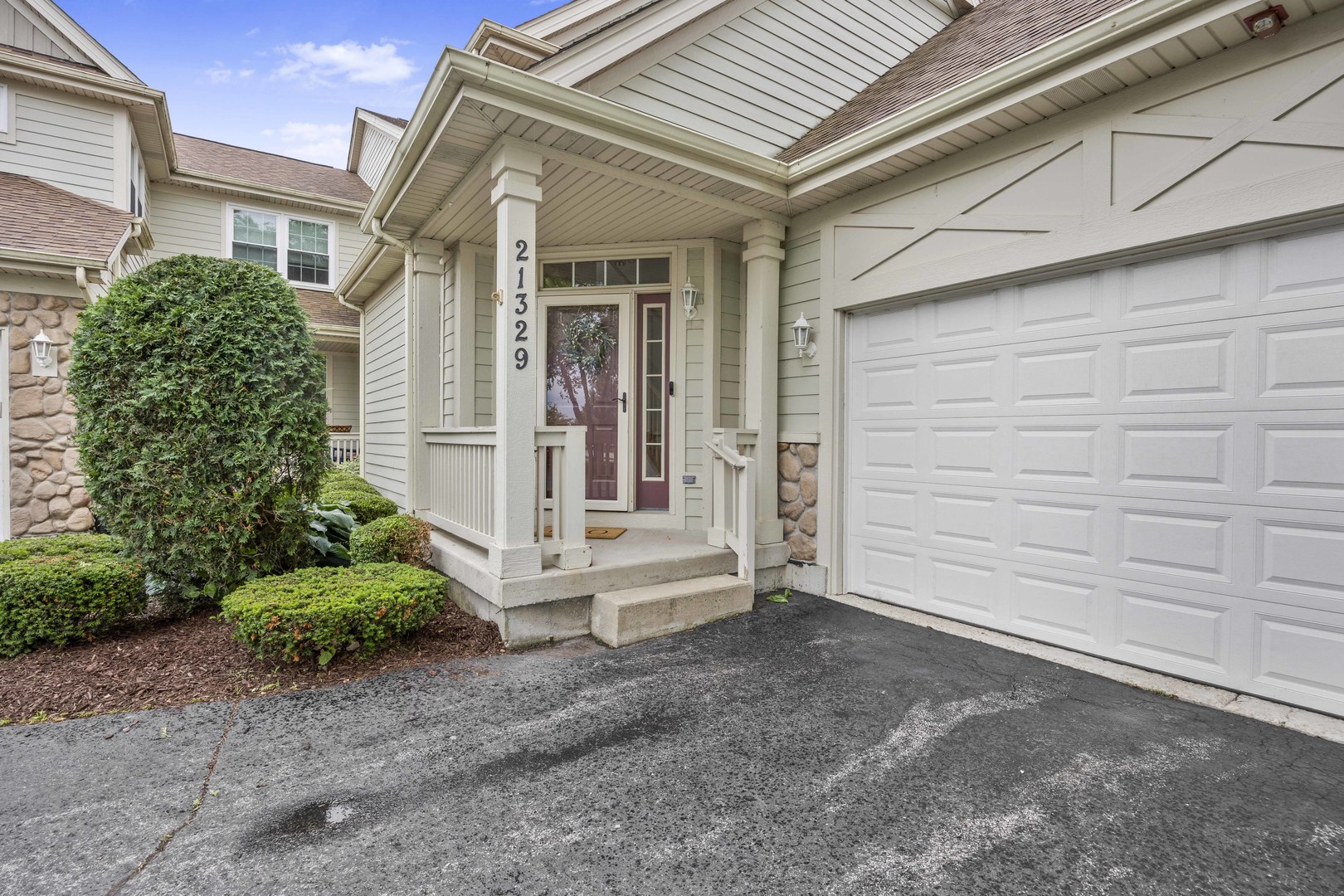 21329 Windy Hill Drive Property Photo 4