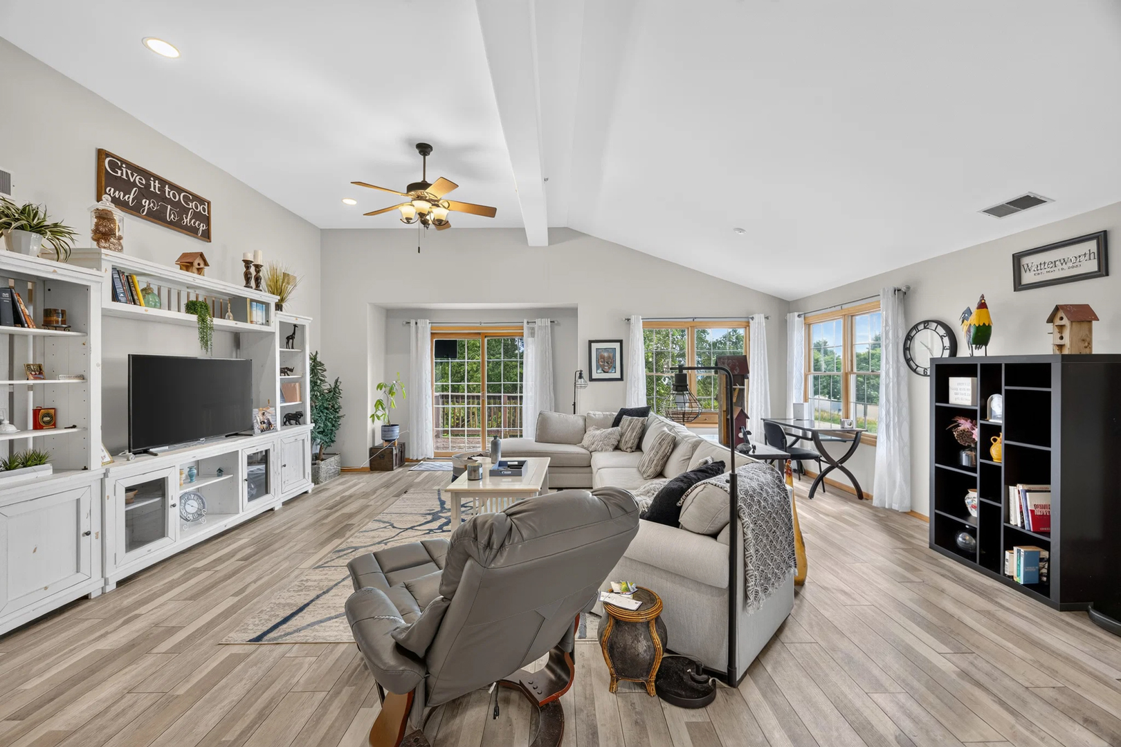 21329 Windy Hill Drive Property Photo 13