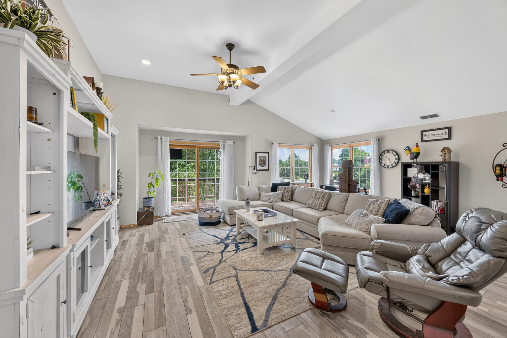 21329 Windy Hill Drive Property Photo 14