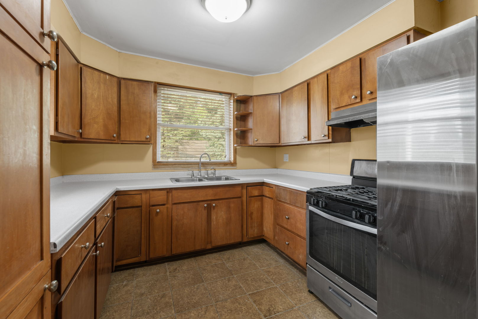 939 N Sleight Street Property Photo 3