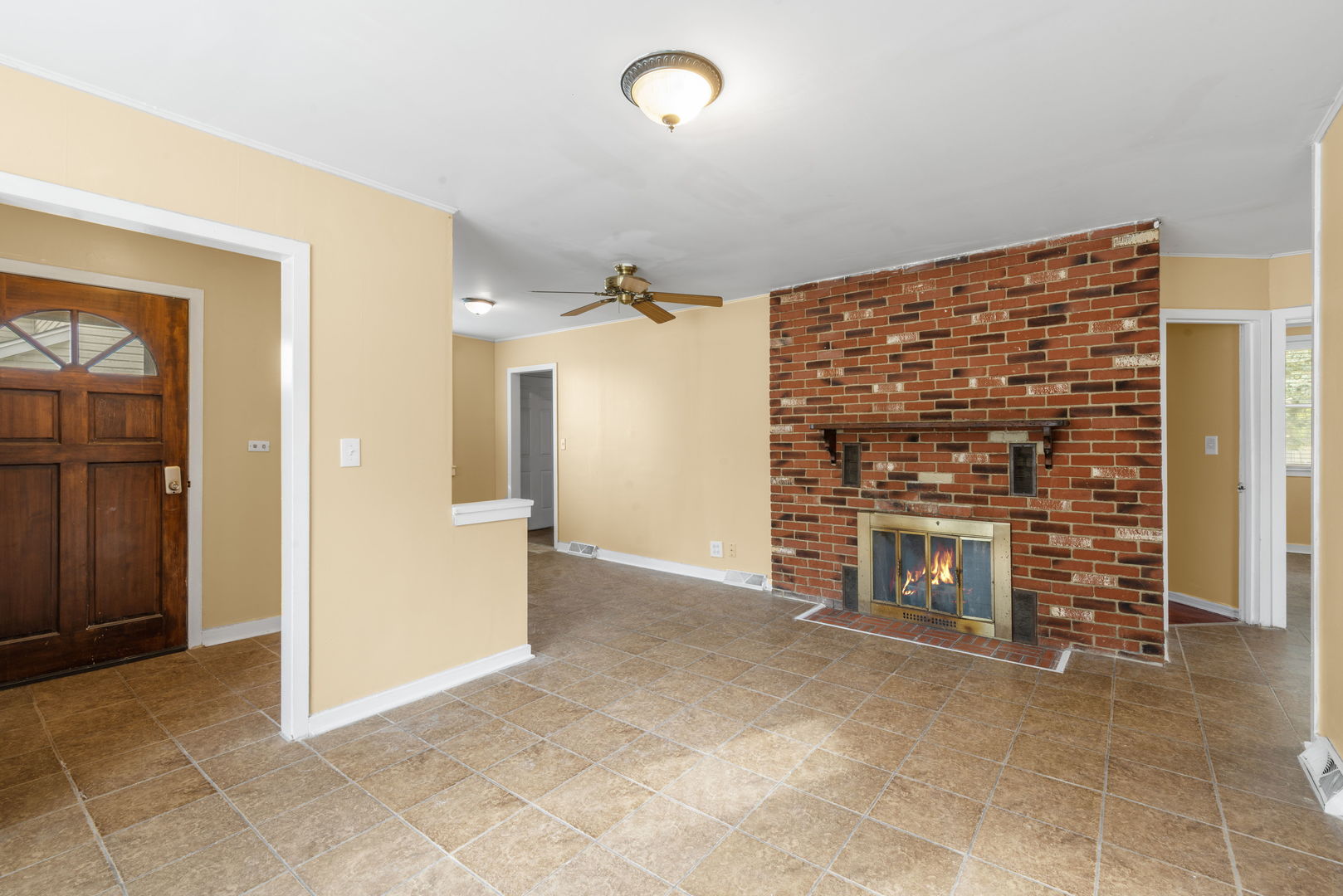 939 N Sleight Street Property Photo 4