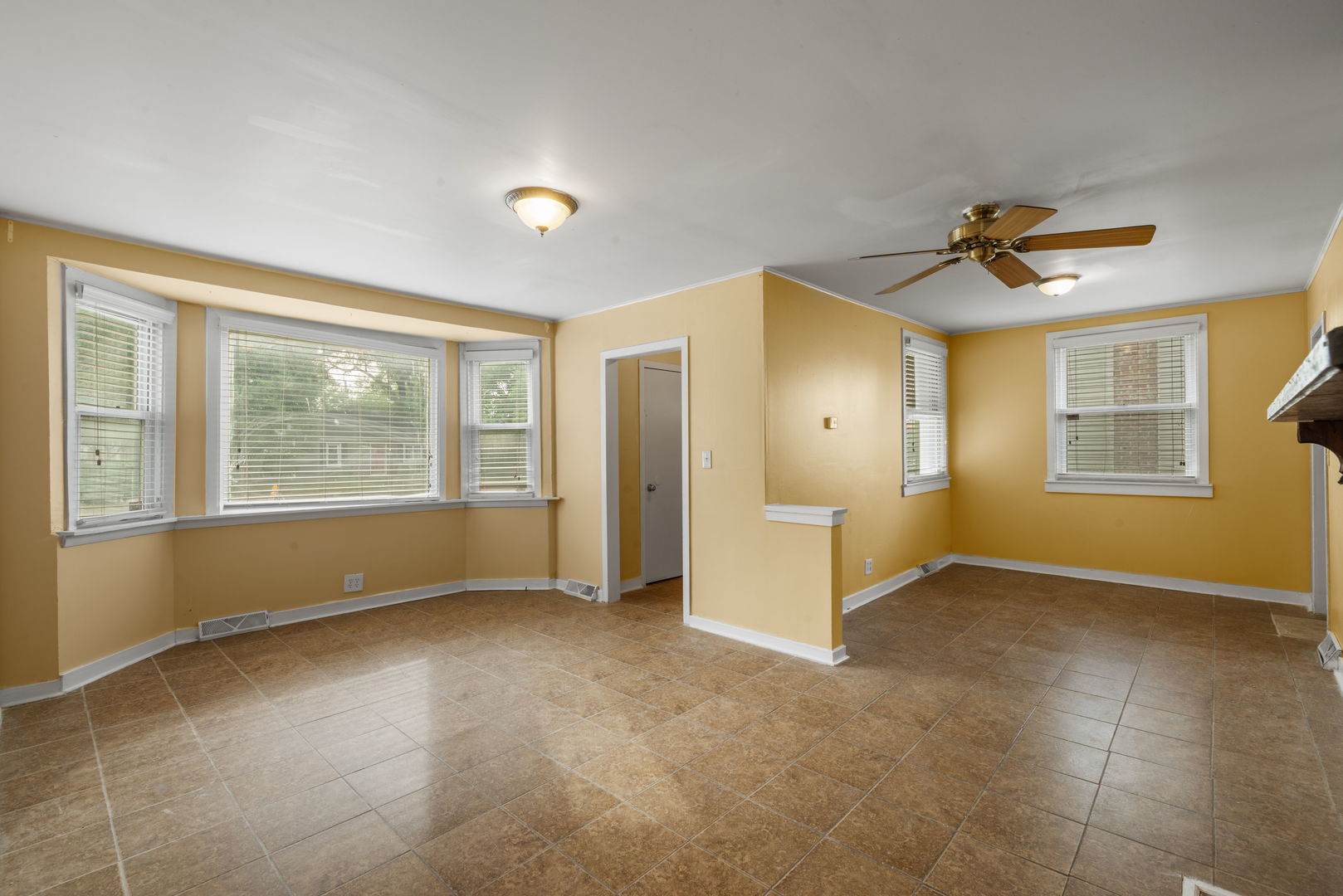 939 N Sleight Street Property Photo 5