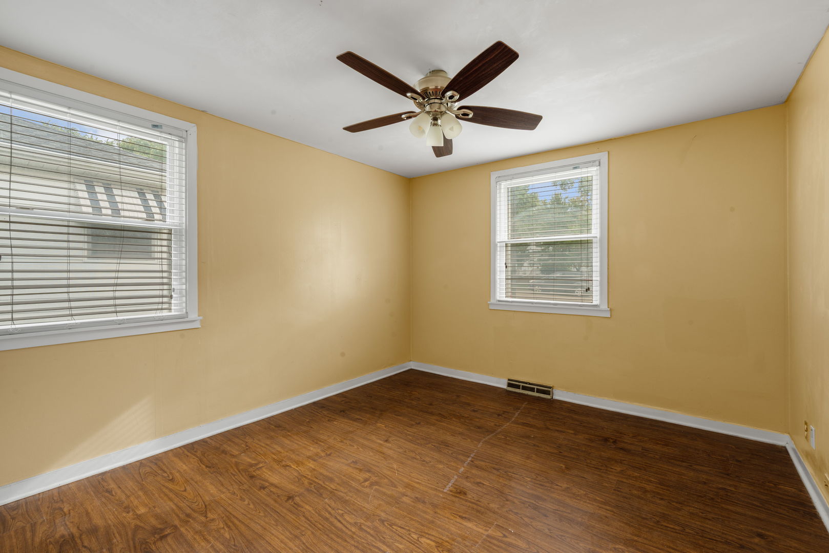 939 N Sleight Street Property Photo 9