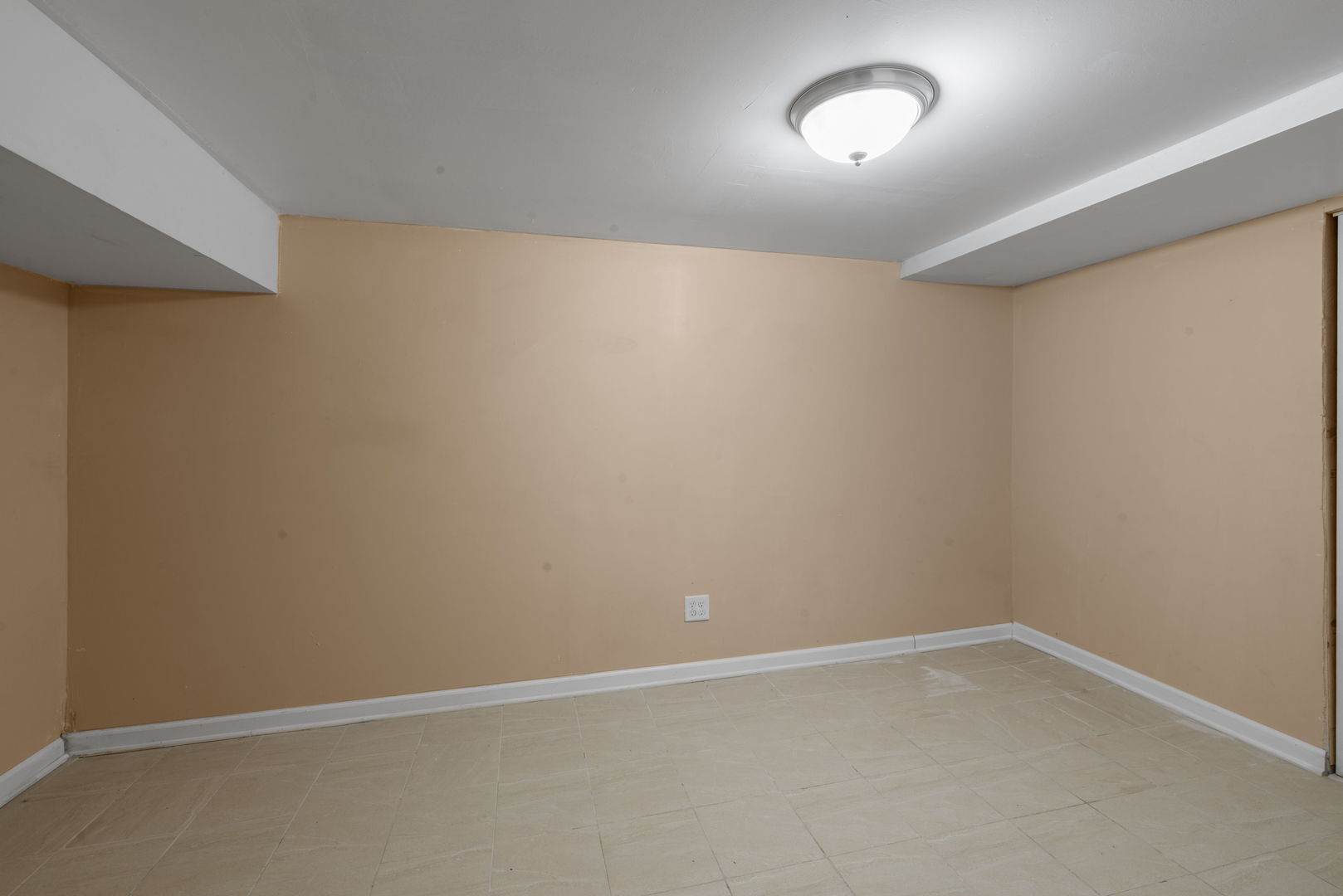 939 N Sleight Street Property Photo 11
