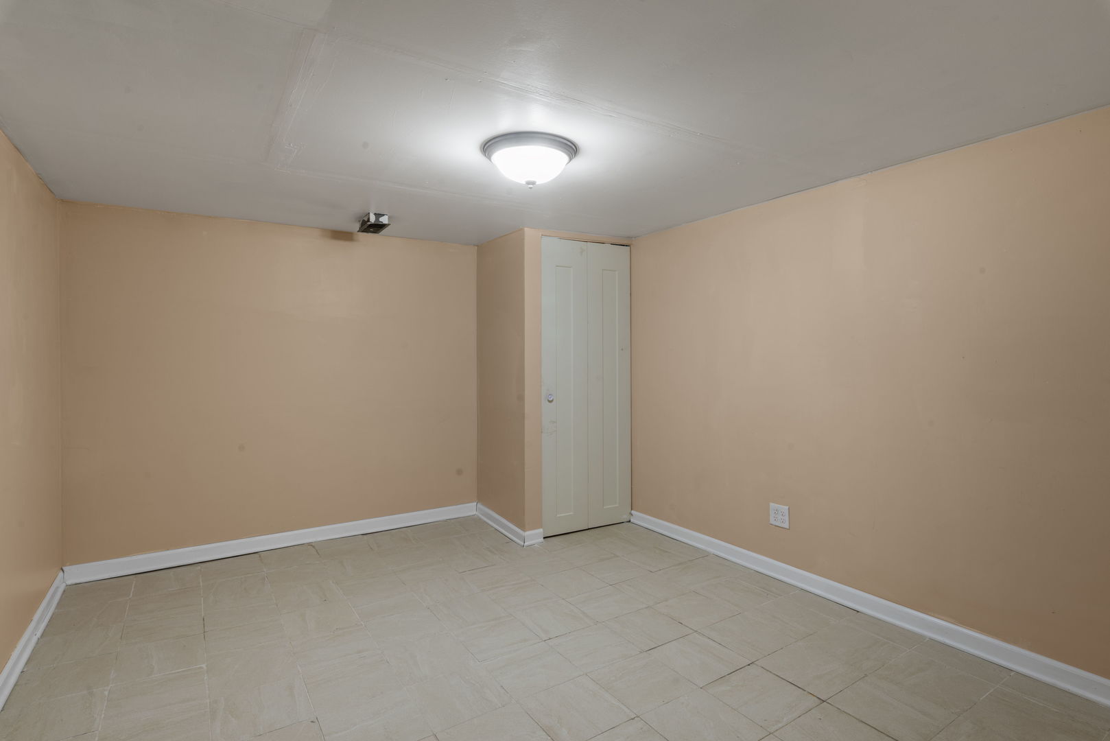 939 N Sleight Street Property Photo 12