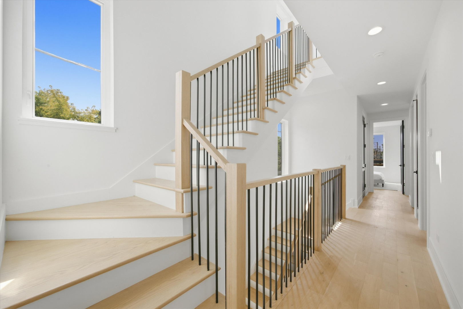 1914 N Rockwell Street Property Photo 31