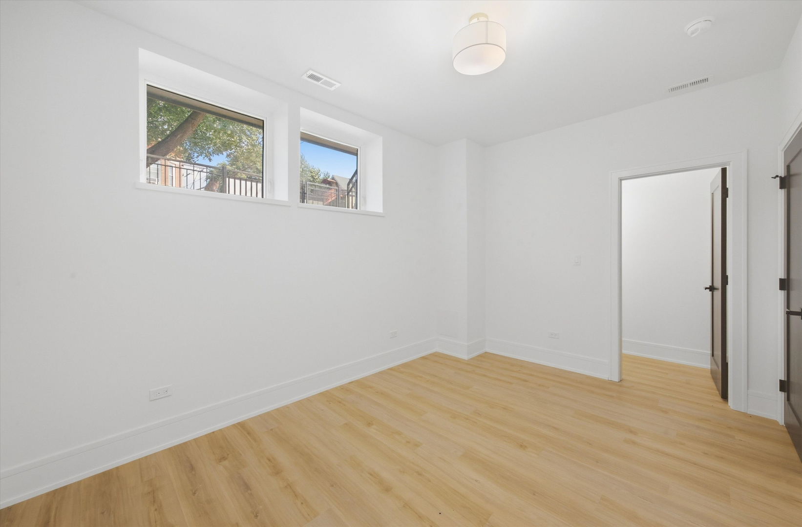 1914 N Rockwell Street Property Photo 38