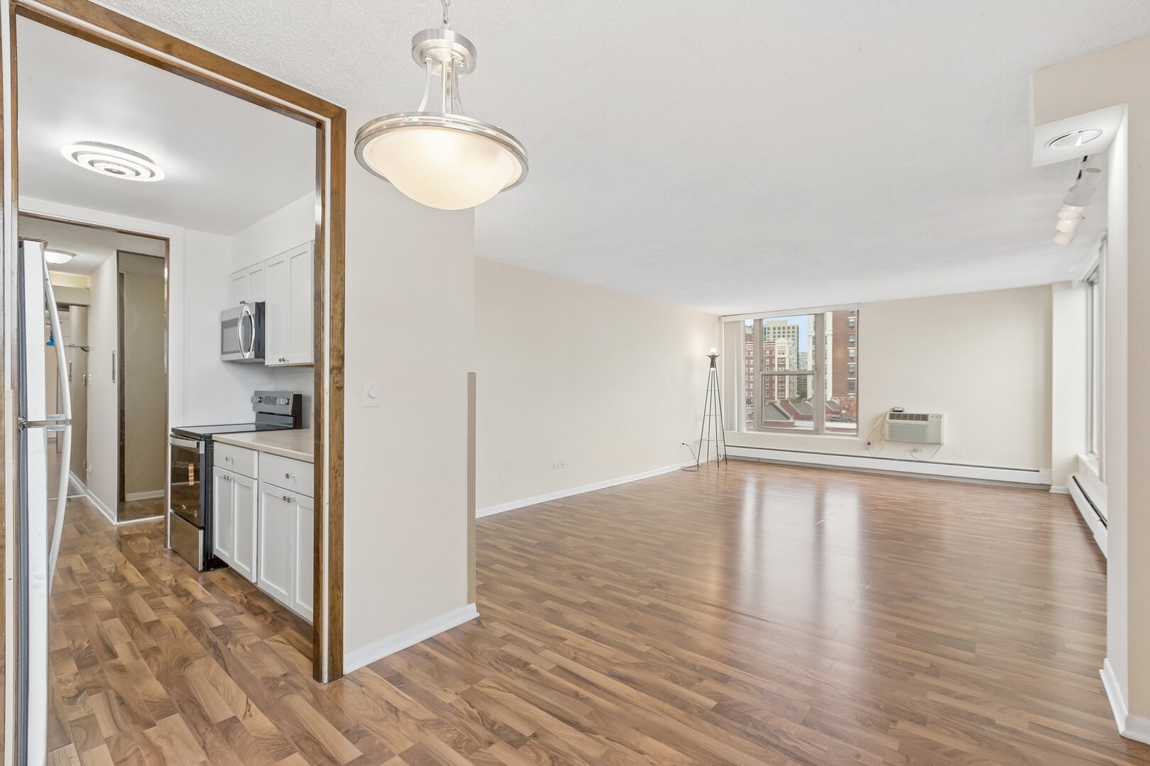 5401 S Hyde Park Boulevard 705 Property Photo 6