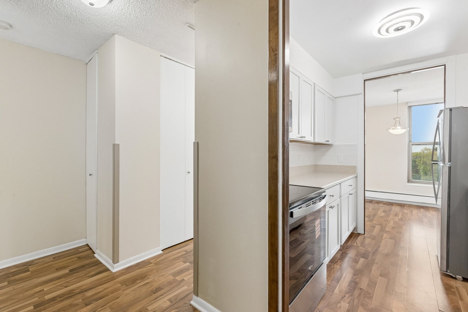 5401 S Hyde Park Boulevard 705 Property Photo 12
