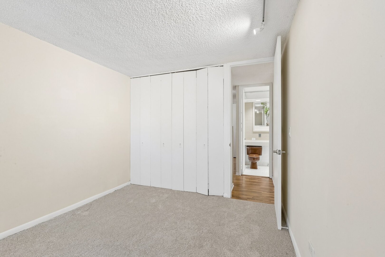 5401 S Hyde Park Boulevard 705 Property Photo 14