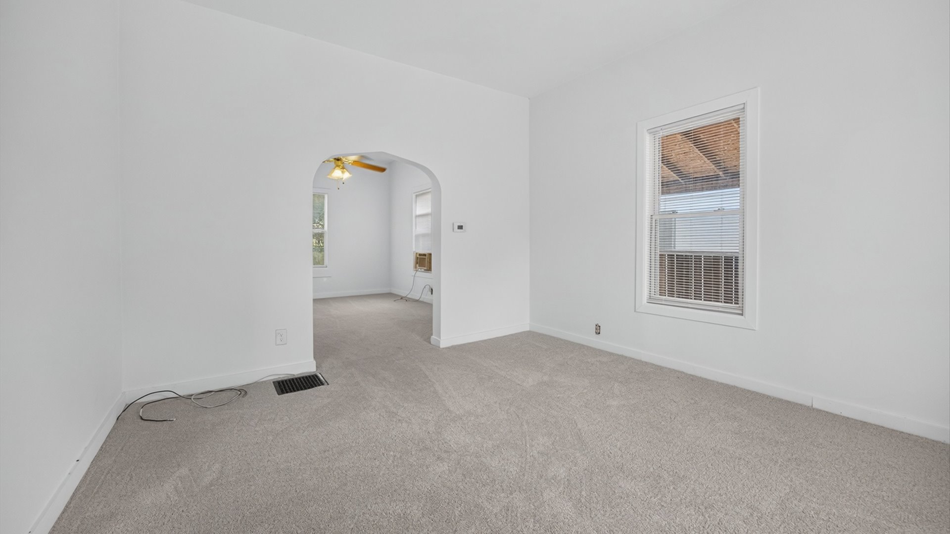 1205 W Taylor Street Property Photo 2