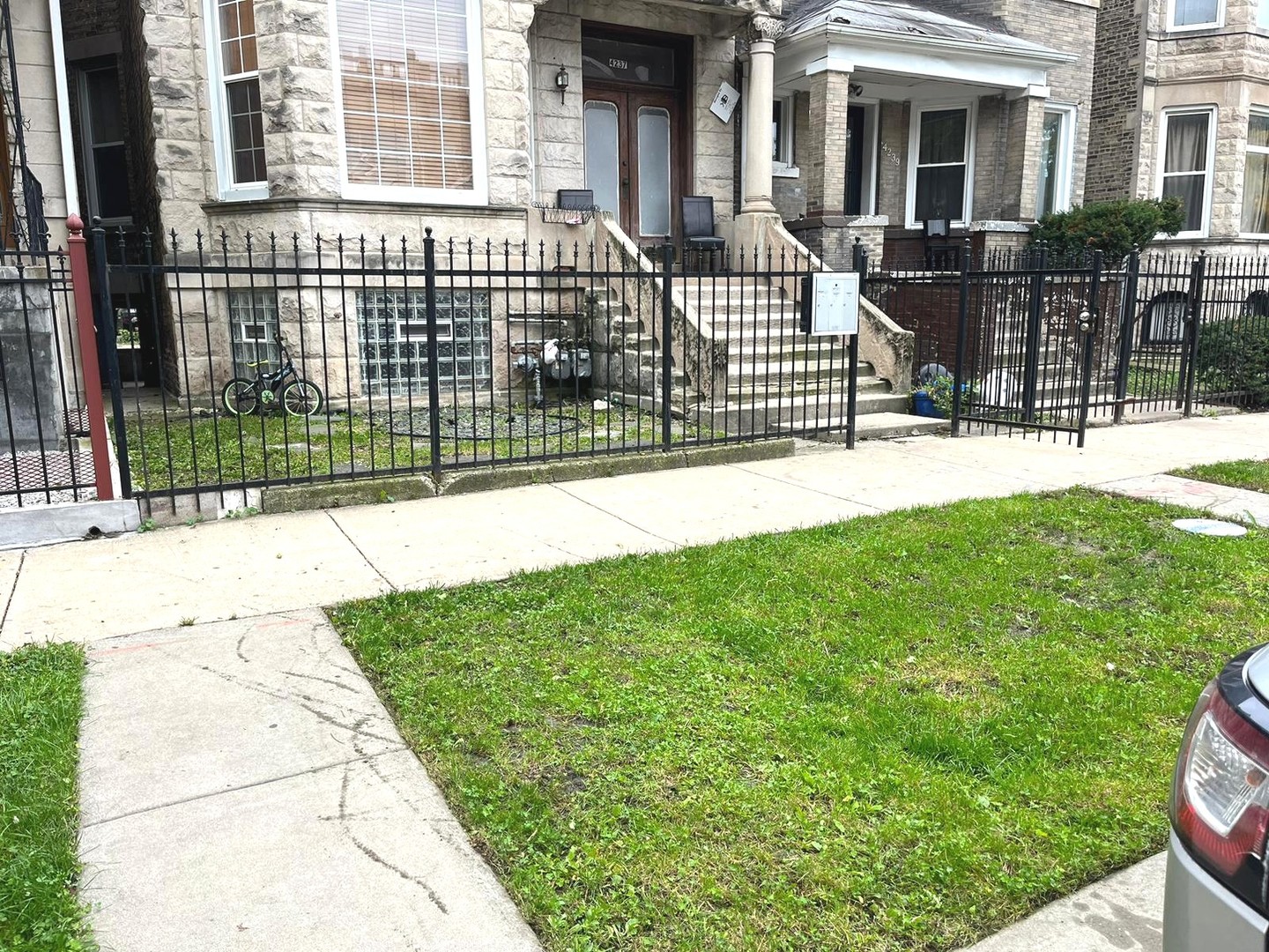 4237 W Gladys Avenue 2 Property Photo 2