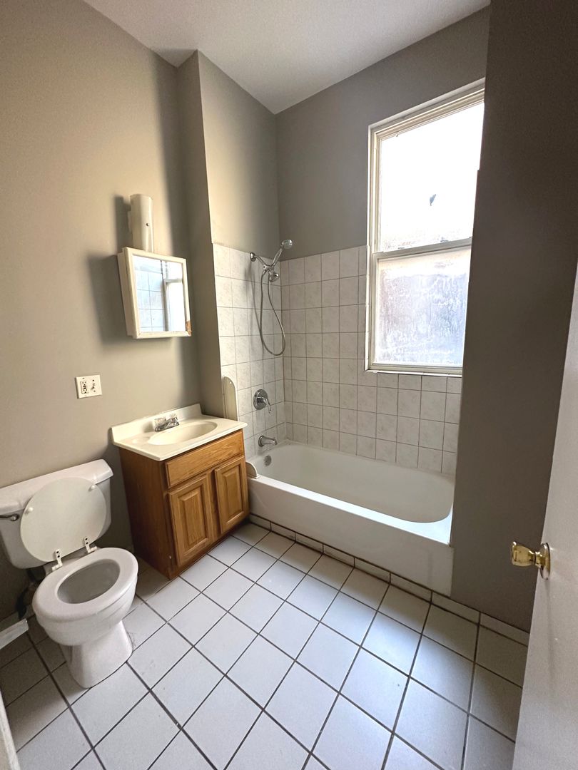 4237 W Gladys Avenue 2 Property Photo 9