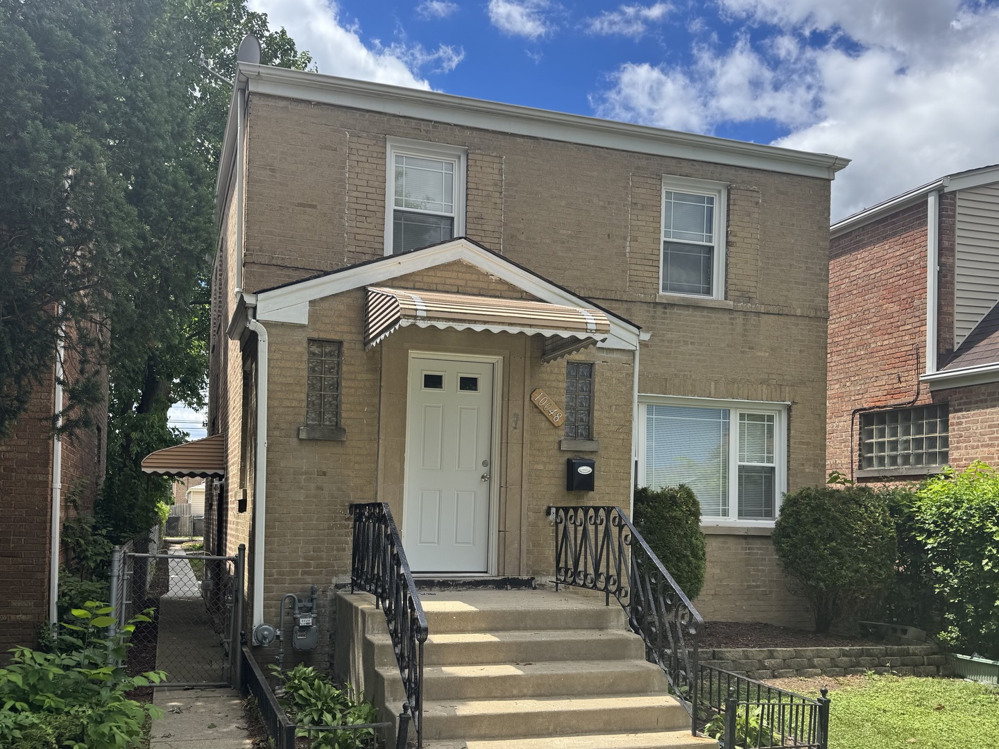 10048 S Saint Lawrence Avenue Property Photo 1