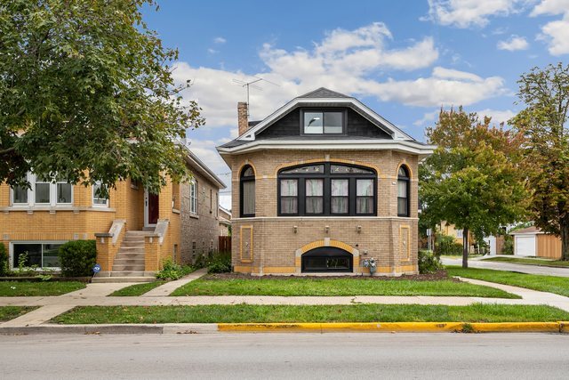 2447 Oak Park Avenue Property Photo 2