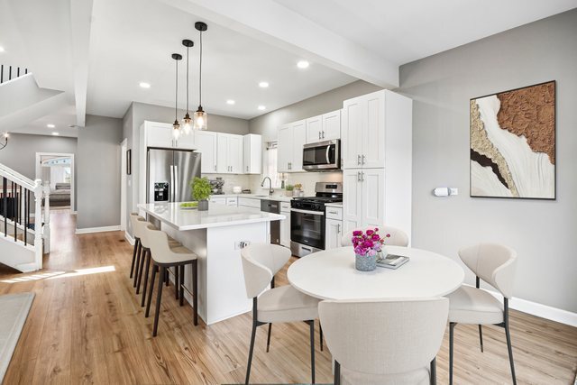2447 Oak Park Avenue Property Photo 6