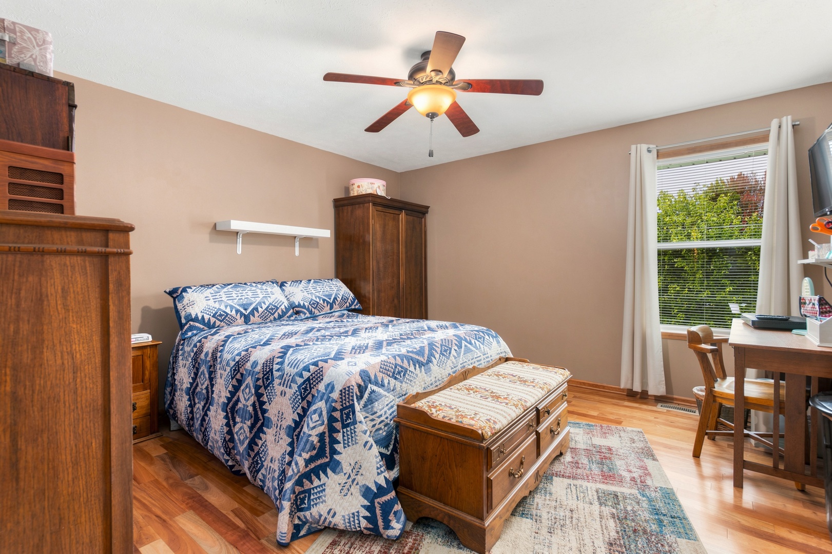 1062 Kingsway Lane Property Photo 12