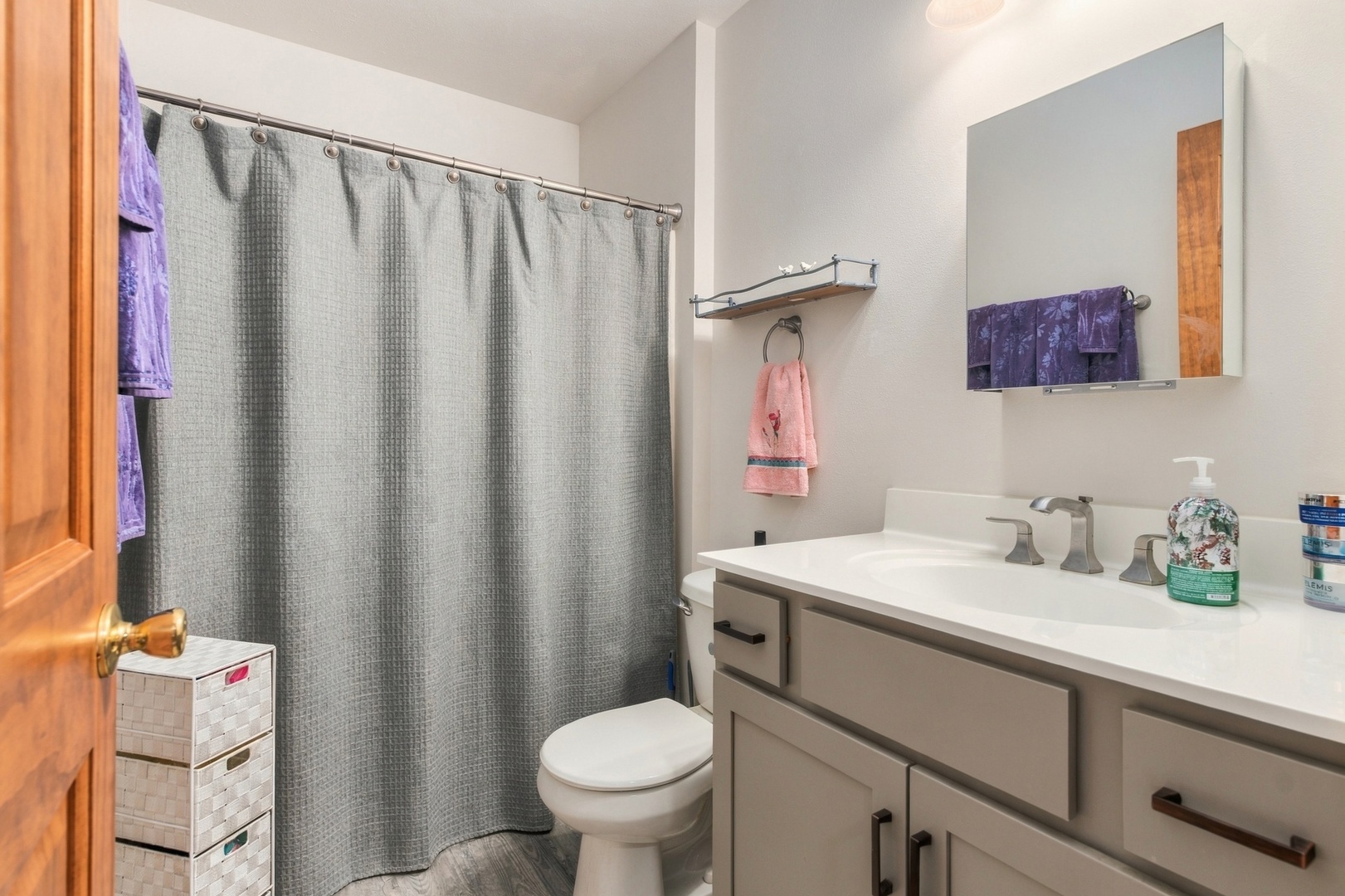 1062 Kingsway Lane Property Photo 16